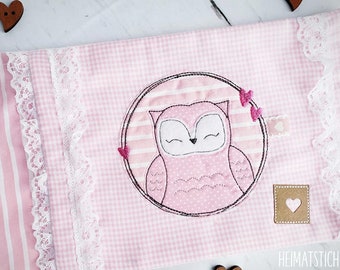 Owl 13x18 with heart in Doodle Circle-embroidery file