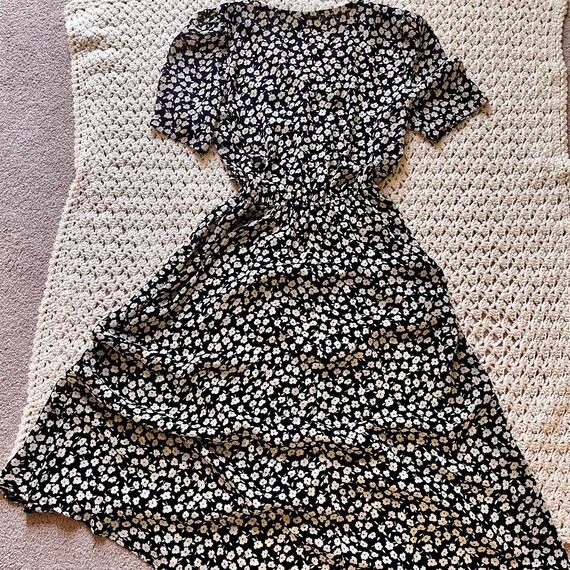 Vintage 90s Leslie Fay Black and White Floral But… - image 3