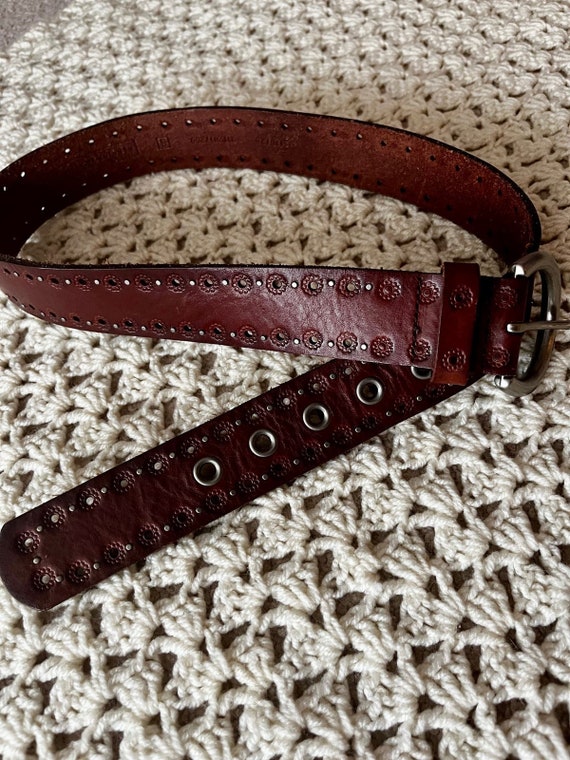 Vintage 90s Brown Leather Fossil Belt Size Small