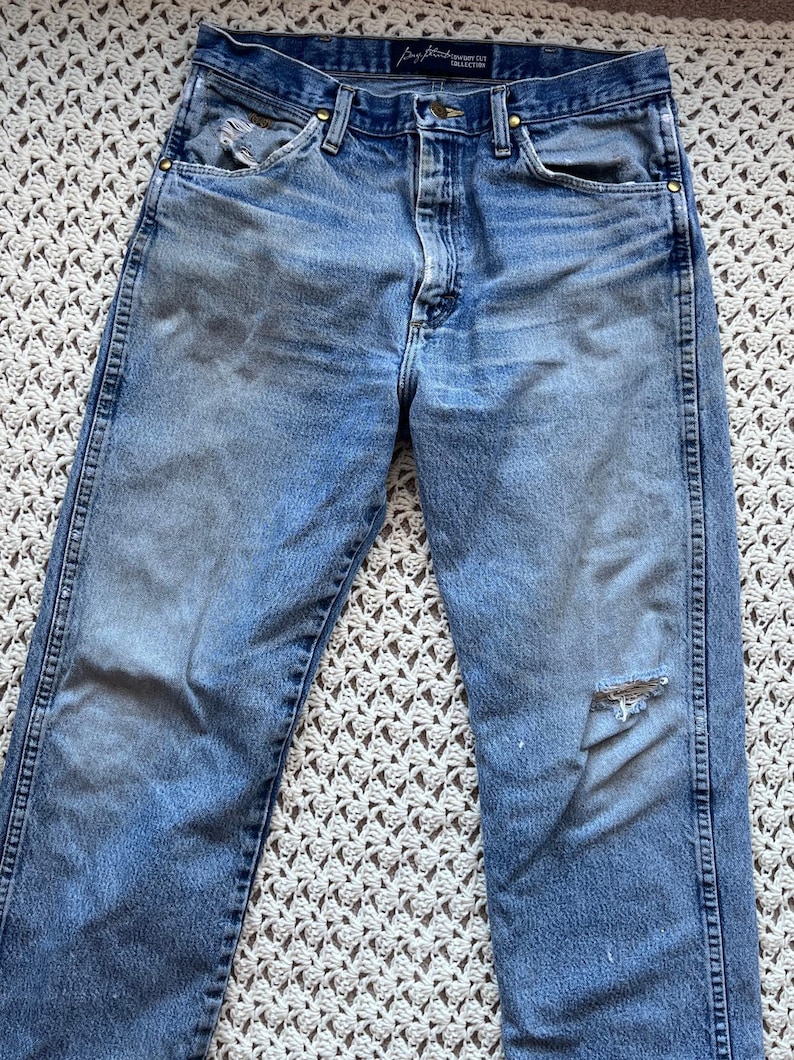 Vintage Y2K Wrangler Straight Leg Jeans Distressed Cowboy Cut Size 33x34 image 1