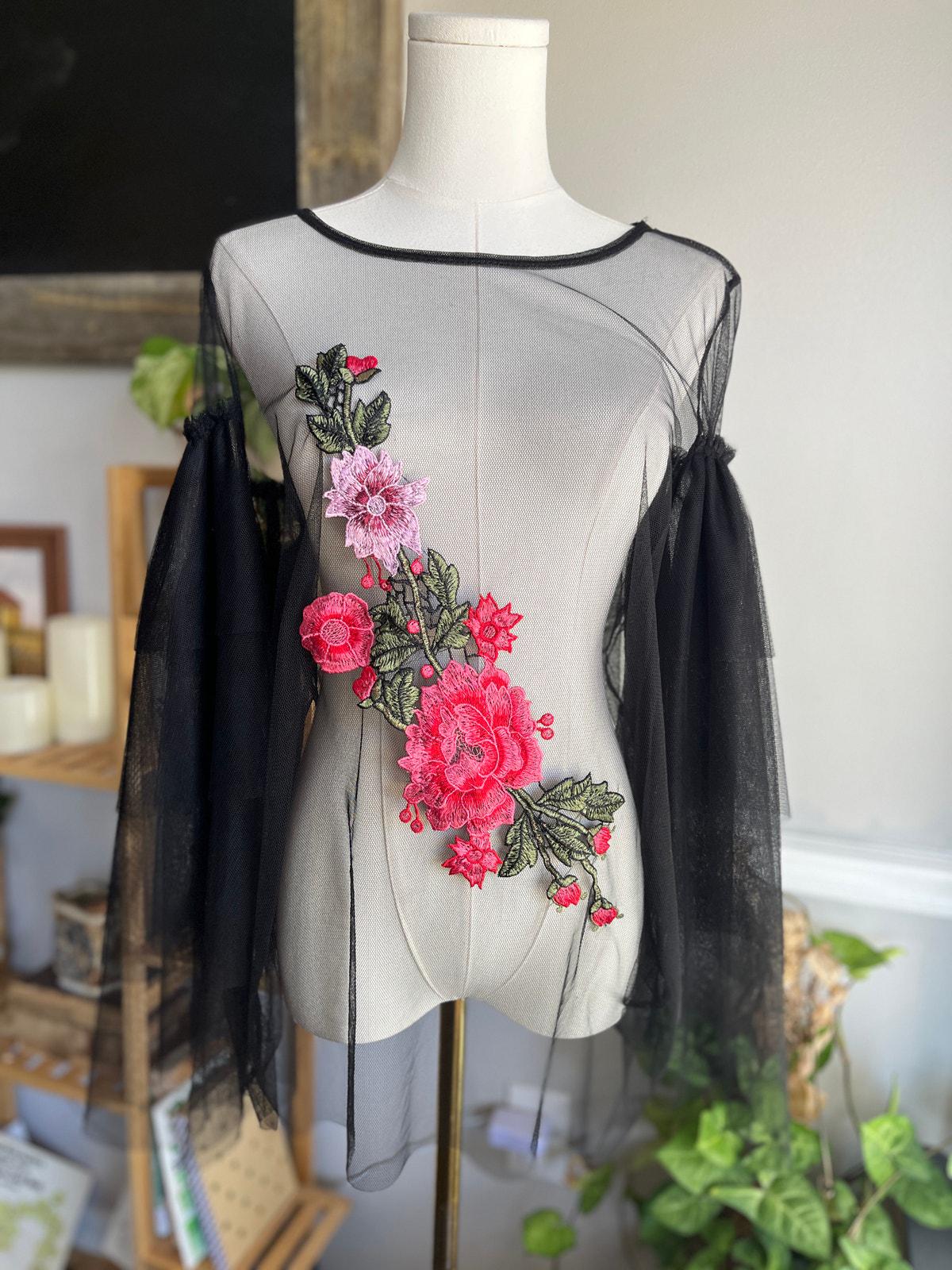 Blouse Noire Transparente à Appliques Dorées - Taille XS - Neuve Sans étiquettes