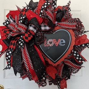 Black and Red Valentine&#39;s Day Wreath: Front Door Decor