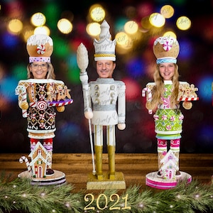 Kerstkaart * Kerstfoto * Photoshop-achtergrond * composiet* notenkrakers * fotobewerking * grappige kerstkaart * Notenkrakerkaart