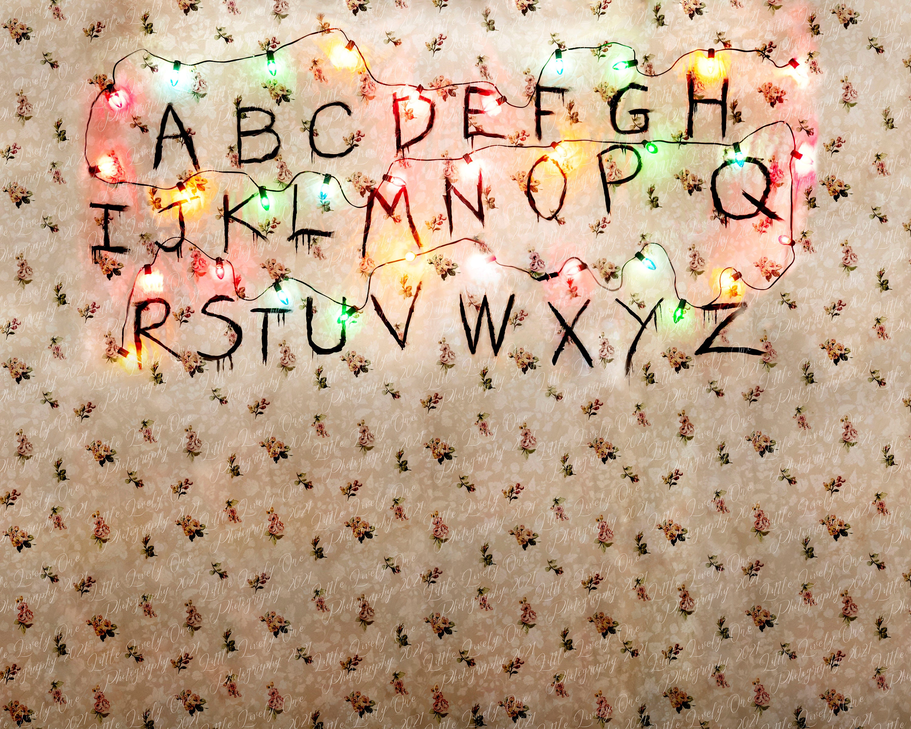 Alphabet with string lights poster, T-shirt Christmas lights Mug Stranger  Things, Season 2 Netflix, stranger, purple, angle, text png