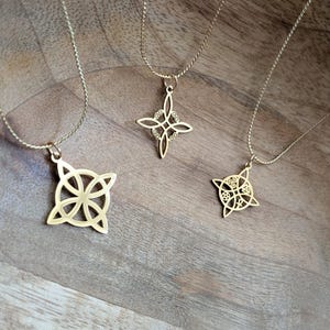 Witches Knot Necklace in gold with snake chain