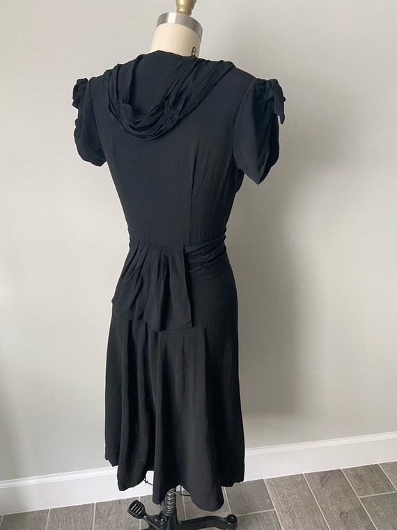 1940s Rayon Crepe Black dress Vintage belt peplum… - image 3