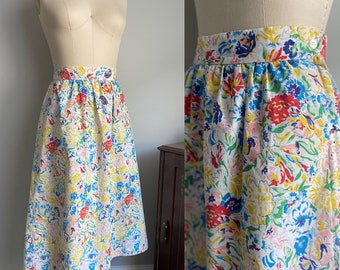 1970s 80s Floral skirt rainbow colors Prestige label bright spring summer flowers Vintage lightweight skirt Faux pearly button side zipper