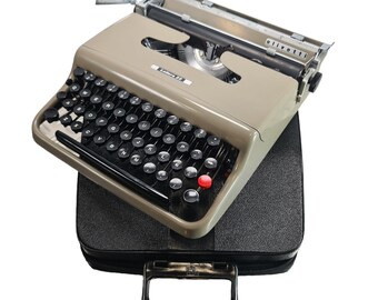 Seltene Bodoni Elite Font Olivetti Lettera 22 Schreibmaschine, Made In Italy
