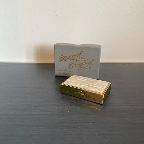 Vintage Clover Musical Compact With Mother of Pearl Lid - Etsy