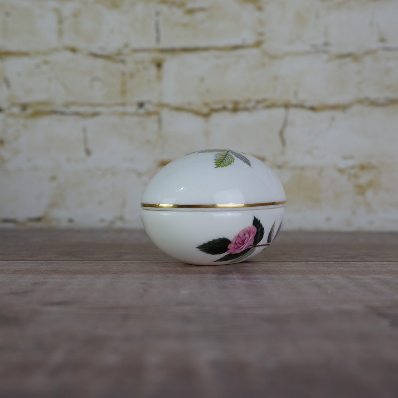 Vintage Wedgwood Egg Trinket Pot