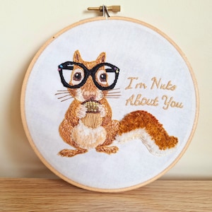 Squirrel Embroidery, Hand Embroidery Design. Squirrel Pattern to Sew, Hoop Art Wall Decor. Squirrel Craft, Squirrel Gifts Ideas.
