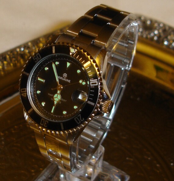 submariner style watch