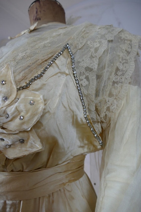 1915 HUGHES & STARNES Wedding Dress, antique dres… - image 4