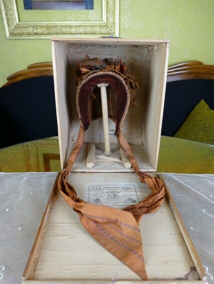 1879 ROQUANCOURT Wooden Box With Bonnet Paris Antique - Etsy Norway