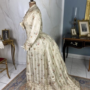 1870 Boudoir Gown, England, antique dress, antique gown, Victorian dress, antikes Morgenkleid, antique dressing gown