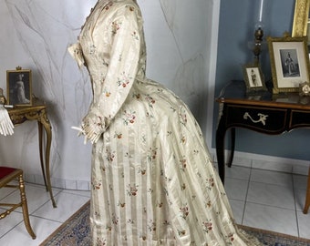 1870 Boudoir Gown, England, antique dress, antique gown, Victorian dress, antikes Morgenkleid, antique dressing gown