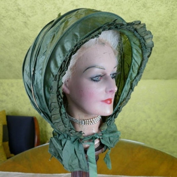 1790 Green Rococo Calash, antique calash, Rokoko Kopfbedeckung, Rokoko Hut