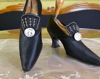 1910 WIENER WERKSTÄTTE pumps, antique shoes, antique pumps, antike Schuhe, evening shoes, Abendschuhe