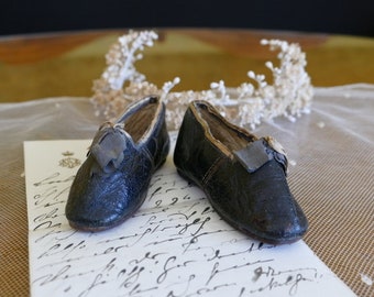 1826 Biedermeier shoes, romantic period shoes, childrens shoes, antique baby shoes, antique children's shoes, antike Kinderschuhe