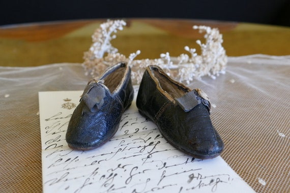 1826 Biedermeier shoes, romantic period shoes, ch… - image 1
