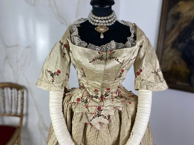 18. century Bodice antique dress antique gown rococo bodice rococo dress antikes Oberteil antikes Kleid