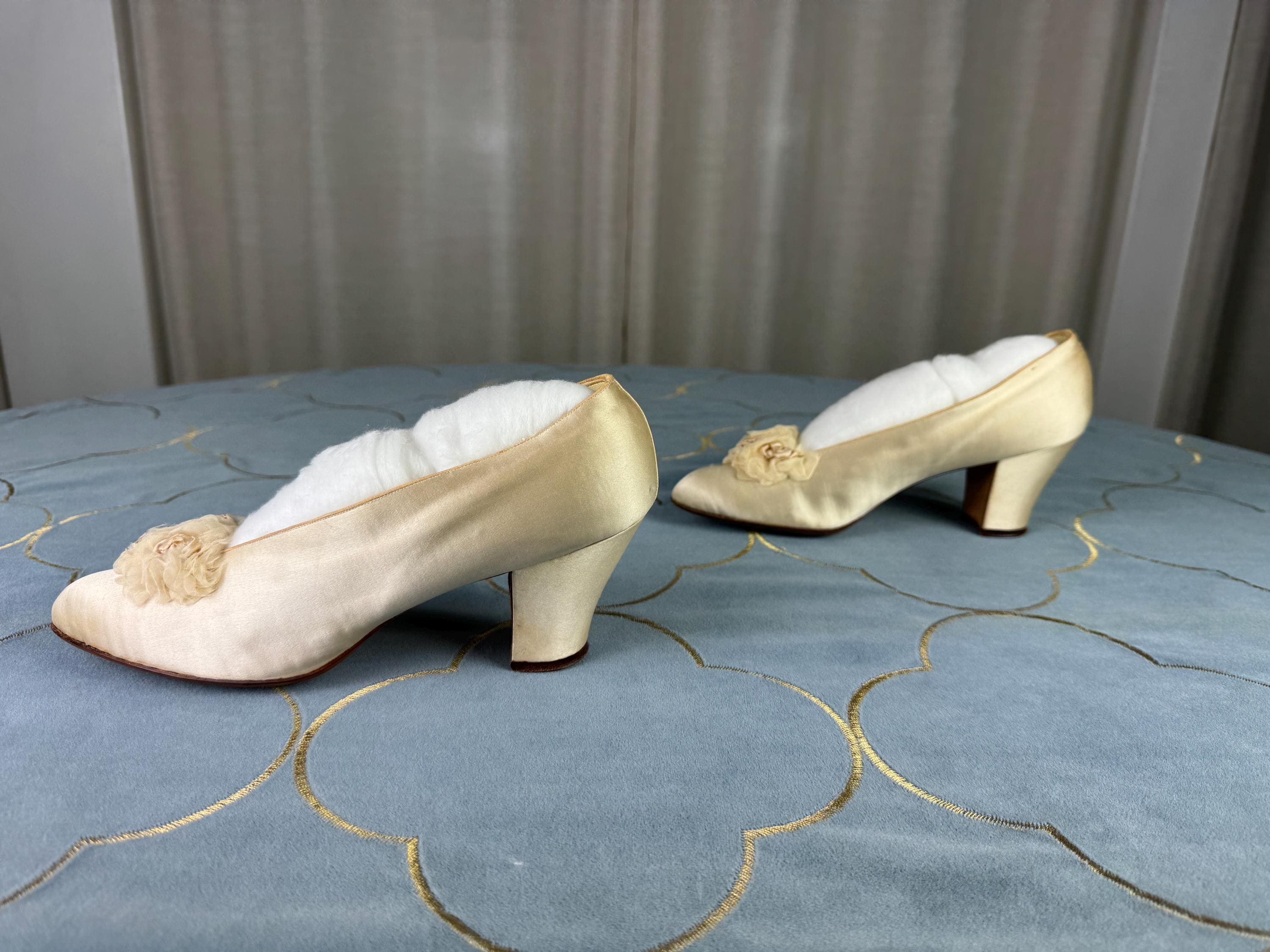 アンティークシルクのウェディングパンプス、1912年タイタニック号時代