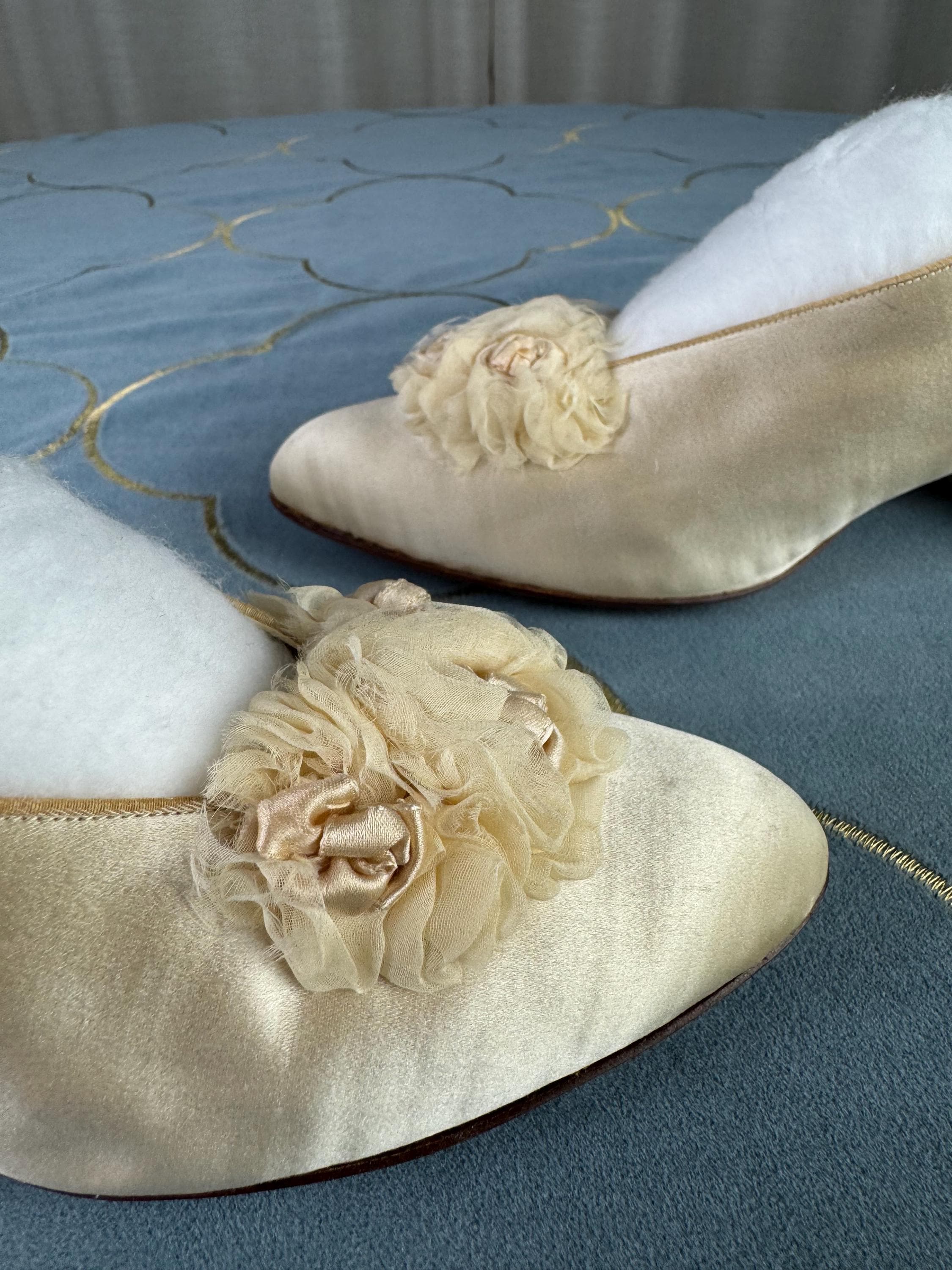 アンティークシルクのウェディングパンプス、1912年タイタニック号時代