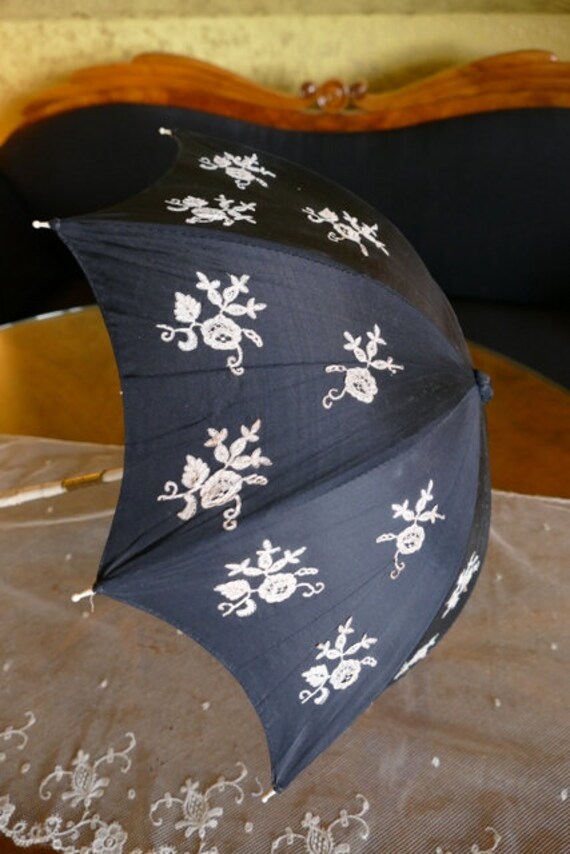 1870 Brussels Bobbin Appliqué Lace Parasol, antiq… - image 3