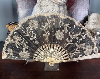 Lace Evening Fan ca. 1870 – Antique Fan in Duvelleroy Box