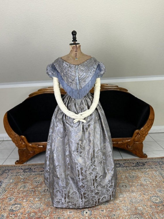 Robe ancienne hotsell