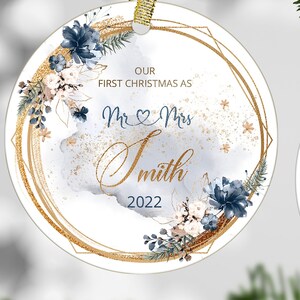 Ornamento Mr e Mrs, Ornamento matrimonio, Il nostro primo ornamento di Natale, Ornamento appena sposati, Regalo per sposi novelli, 1° ornamento di Natale