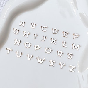 Letterconnector, 14k gold filled en sterlingzilveren initiële connectoren voor permanente sieraden, sieraden maken, aangepaste miniletterinitialen