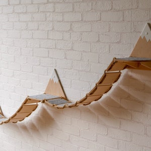 Large wall-mounted bridge with felt for cats