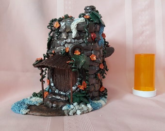 Fairy House - Vaso di fiori arancioni