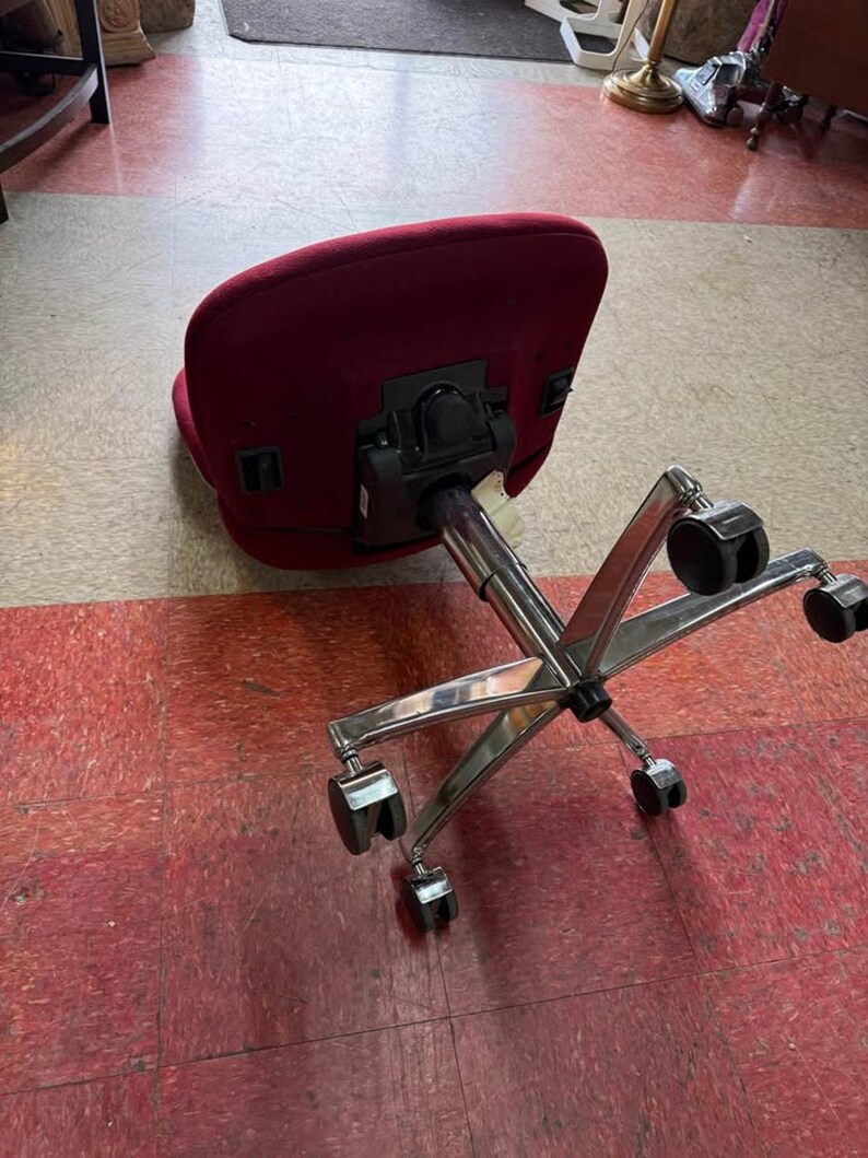 25% OFF - Steelcase super comfortable task office chair image 5