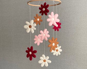 Baby mobile daisy, Baby mobile girl, Flower mobile, Daisy mobile, Daisy crib mobile, Baby mobile nursery, Nursery mobile girl