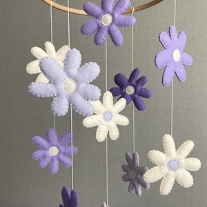 Baby mobile, Lilac baby mobile, Daisy mobile, Mobile baby neutral, Flower mobile, Crib mobile, Baby girl mobile, Cot mobile