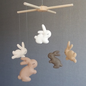 Bunny mobile Rabbit mobile Bunny mobile nursery Peter Rabbit mobile Nursery mobile Bunny nursery decor Mobile lapin Bunny nursery Cot mobile