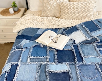 Couette en tissu denim // Lit queen-size // Jean bleu recyclé // 91 x 101 po.