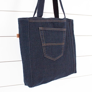Jean Pocket Tote Bag // Market Shopping Bag // Eco-friendly Denim Shoulder Purse // Upcycled Blue Jeans