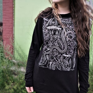 Camisa de manga longa unissex da bruxa da floresta/camisa de bruxa/estética de bruxa/crânio de animal/bruxa/camisa wiccan/bruxa de hedge/bruxa verde/gótica imagem 7