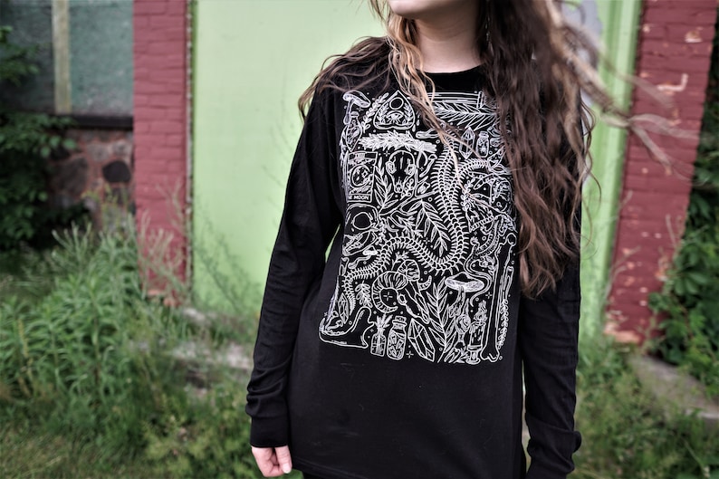 Camisa de manga longa unissex da bruxa da floresta/camisa de bruxa/estética de bruxa/crânio de animal/bruxa/camisa wiccan/bruxa de hedge/bruxa verde/gótica imagem 7