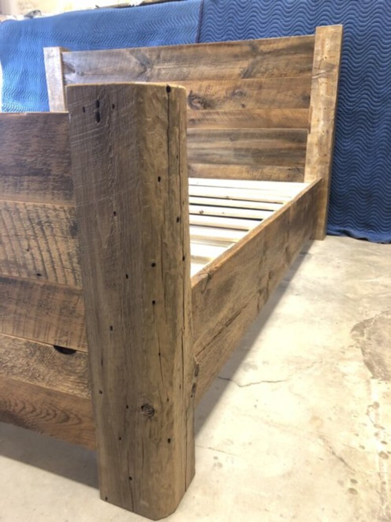 Bedroom Furniture Beam Post Bed Reclaimed Wood Bed Wood Furniture rustic bed Solid Wood Platform Bed Farmhouse Bed