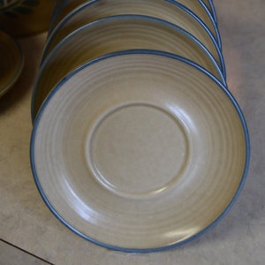 Pfaltzgraff Folk Art SAUCER, retro vintage dinnerware dishes brown blue Americana classic original plate