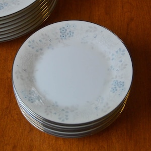 Noritake Concert, BREAD PLATE, blue gray flowers, gray leaves, silver trim, Japan, Tableware Dishes Japanese