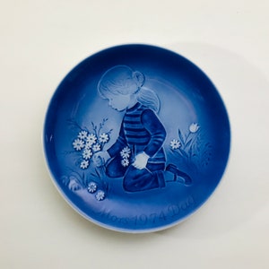 Vintage DESIREE Denmark, Mors Dag 1974 Plate, Daisies for Mother, Svend Jensen collector plate annual collectible series