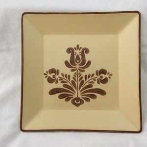 Pfaltzgraff Village 8 inch SQUARE BUFFET PLATE stoneware oven microwave freezer dishwasher floral vintage retro kitchen folk art