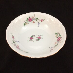 Royal Kent 9 Inch ROUND VEGETABLE BOWL Poland vintage retro elegant dining replacement discontinued pink roses blue flowers floral