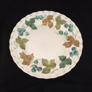 Metlox Vineyard DINNER PLATE, Vintage California Pottery Poppytrail Vernon, grapes, grape leaves dinnerware dishes