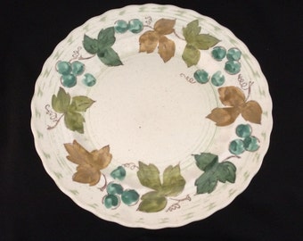 Metlox Vineyard DINNER PLATE, Vintage California Pottery Poppytrail Vernon, grapes, grape leaves dinnerware dishes (3825)